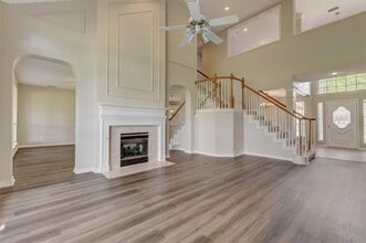 725 Palm Desert Dr in Garland, TX - Building Photo - Building Photo