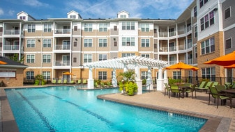 Solace Apartments in Virginia Beach, VA - Building Photo
