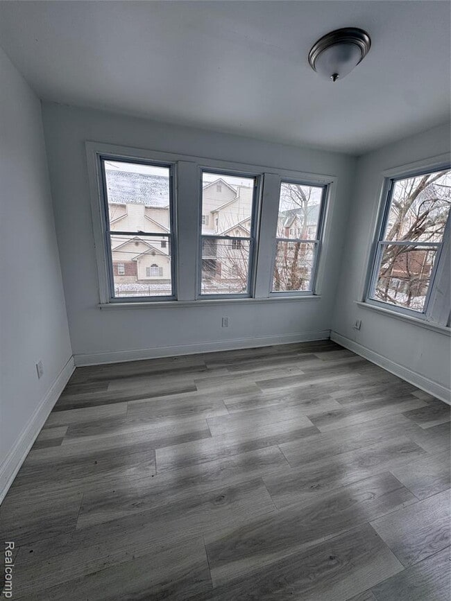 8569 Quincy St in Detroit, MI - Building Photo - Building Photo