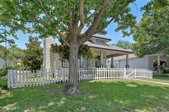 705 Roberts St in Denton, TX - Building Photo - Building Photo