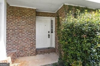 4887 Autumn Cir in Stone Mountain, GA - Building Photo - Building Photo