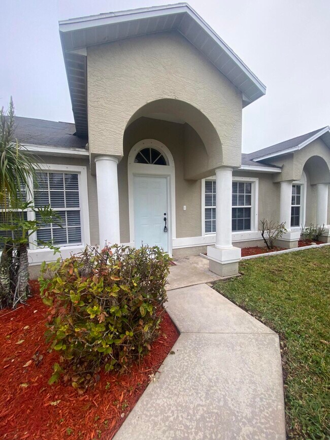 2391 SW Santana Ave in Port St. Lucie, FL - Building Photo - Building Photo