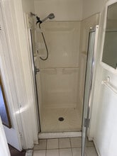 831 King Georges Rd in Fords, NJ - Foto de edificio - Building Photo