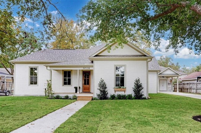 138 Lakeview Dr