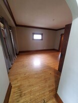 2463 N Bartlett Ave in Milwaukee, WI - Building Photo