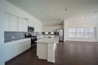 1612 Gladewater Way in Leander, TX - Building Photo - Building Photo