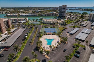 7540 Bay Island Dr S in South Pasadena, FL - Building Photo - Building Photo