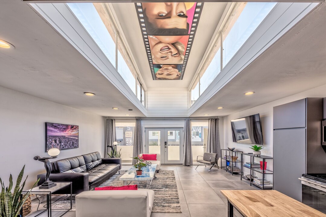 1228 S Casino Center Blvd in Las Vegas, NV - Building Photo
