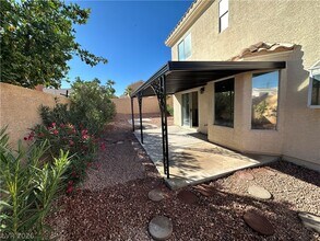 1034 Skysail Dr in Henderson, NV - Building Photo - Building Photo