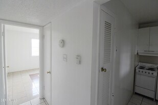 5200 Carousel Dr in El Paso, TX - Building Photo