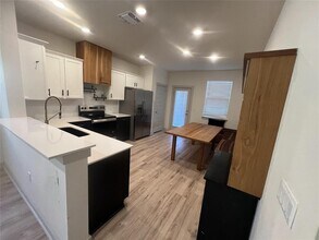 10805 Tildon Ave in Austin, TX - Building Photo - Building Photo