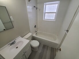 86 Fleming St in Moncton, NB - Building Photo