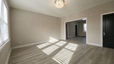 7507 Oxford Dr, Unit 3 in Clayton, MO - Foto de edificio - Building Photo