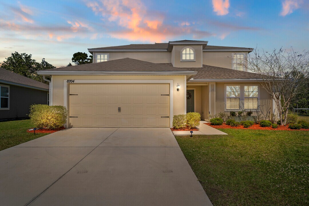 8704 Lake George Cir W in Macclenny, FL - Building Photo