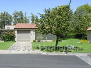 1800 Pso Raqueta in Palm Springs, CA - Building Photo - Building Photo