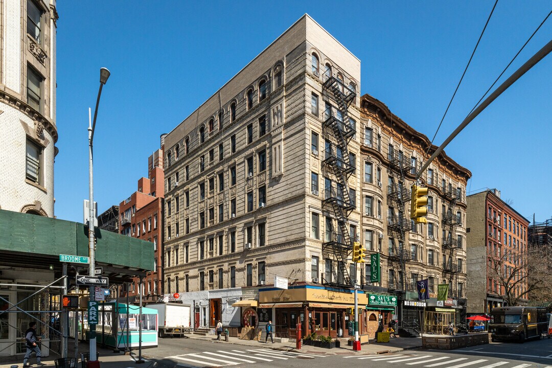 178 Mulberry St in New York, NY - Building Photo