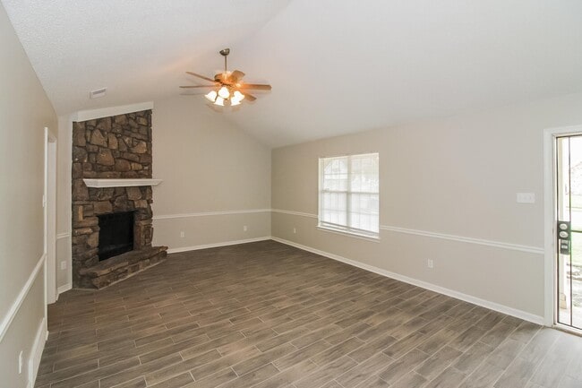 6047 Cottage Hill Dr in Millington, TN - Building Photo - Building Photo
