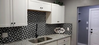 105 N Los Robles Dr in Goodyear, AZ - Building Photo