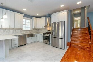 210 Terrace Ave in Jersey City, NJ - Foto de edificio - Building Photo