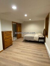 5 Battle Flagg Rd, Unit B in Bedford, MA - Building Photo - Building Photo
