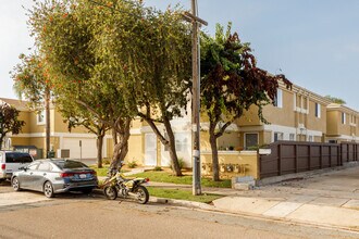 1186-1192 Holly Ave in Imperial Beach, CA - Building Photo - Building Photo