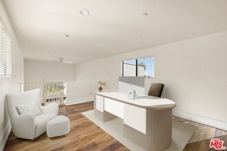 311 Ocean Ave in Santa Monica, CA - Building Photo - Building Photo