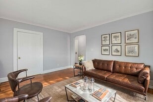 The Lake Villa in Lakewood, OH - Building Photo