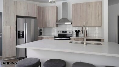 2800 Milan Ct, Unit 3221 in Birmingham, AL - Foto de edificio - Building Photo