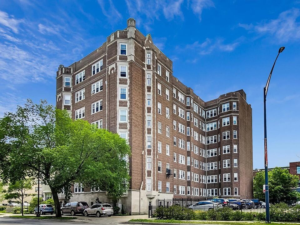 6334 N Sheridan Rd, Unit 7F in Chicago, IL - Building Photo