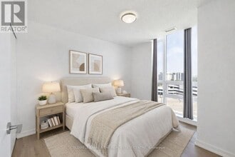 70 Forest Manor Rd in Toronto, ON - Building Photo - Building Photo