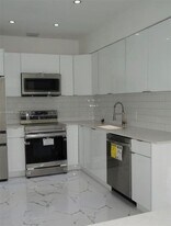 345 SW 49th Ave in Coral Gables, FL - Building Photo