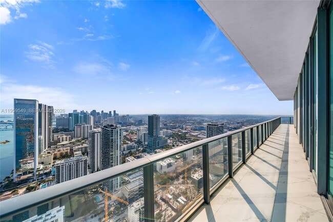 480 NE 31st St, Unit PH5101 in Miami, FL - Foto de edificio - Building Photo