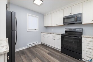 41 Mallard Cove Rd in East Hampton, CT - Building Photo - Building Photo