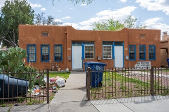 2132 & 2134 Gold Ave SE in Albuquerque, NM - Building Photo - Building Photo