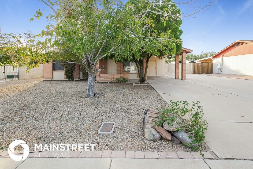 16446 N 62nd Ave in Glendale, AZ - Foto de edificio