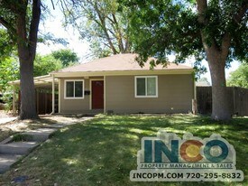 1585 S Vallejo St in Denver, CO - Building Photo