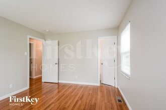1244 Marchi Dr in St. Louis, MO - Foto de edificio - Building Photo