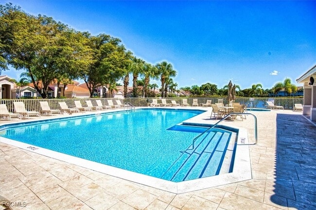 9611 Hemingway Ln in Ft. Myers, FL - Building Photo - Building Photo
