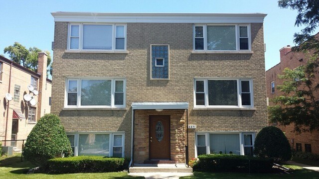 8851 Bronx Ave in Skokie, IL - Building Photo