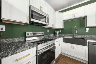 1612 Olympian Cir SW in Atlanta, GA - Building Photo - Building Photo