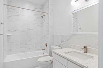 Ontario Place in Washington, DC - Foto de edificio - Interior Photo