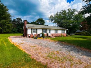 801 Quail Meadow Ln in Colfax, NC - Building Photo - Building Photo