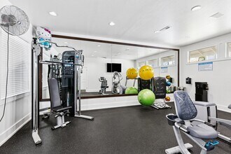 Nickel Creek in Lynnwood, WA - Building Photo - Building Photo