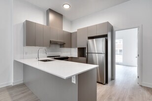 Condos Zenith in Montréal, QC - Building Photo