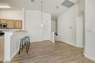 2572 Land Rush Dr in Henderson, NV - Building Photo - Building Photo