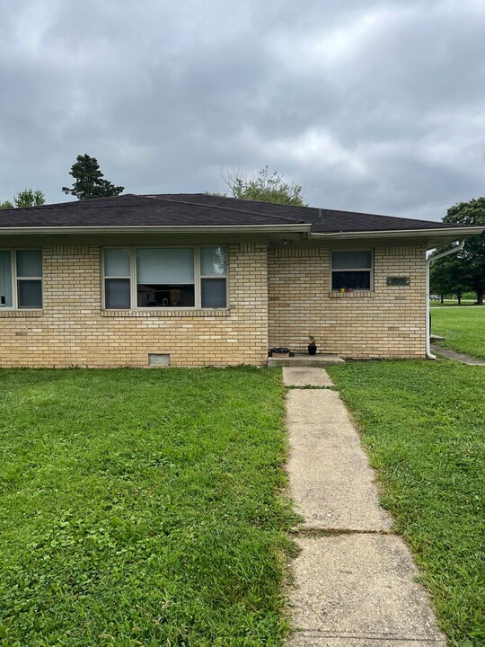 7015 Manor Dr-Unit -7015 in Brownsburg, IN - Building Photo