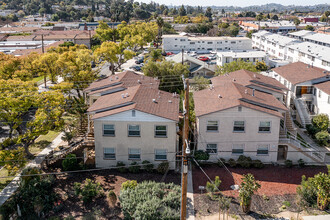 412 E Palmer Ave in Glendale, CA - Building Photo - Building Photo