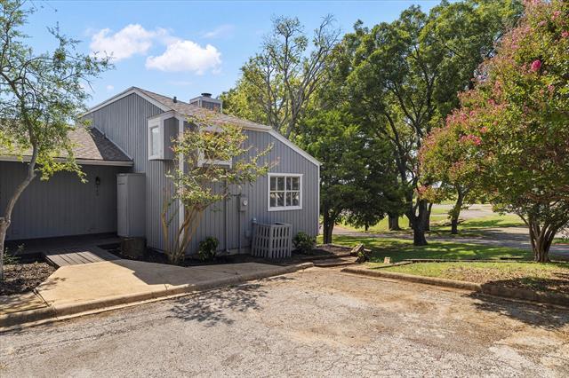 property at 560 Yacht Club Dr