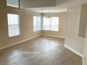 8413 White Shore Cir in Las Vegas, NV - Building Photo - Building Photo