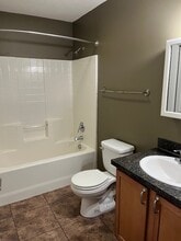 3351 Eastgate Bay E in Regina, SK - Building Photo - Building Photo